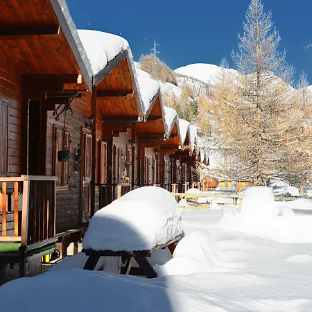 Aldeamento Turístico Villaggio Gofree 3*